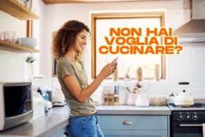 ragazza in cucina