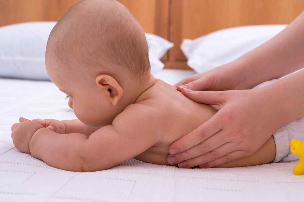 cambio pannolino del bambino