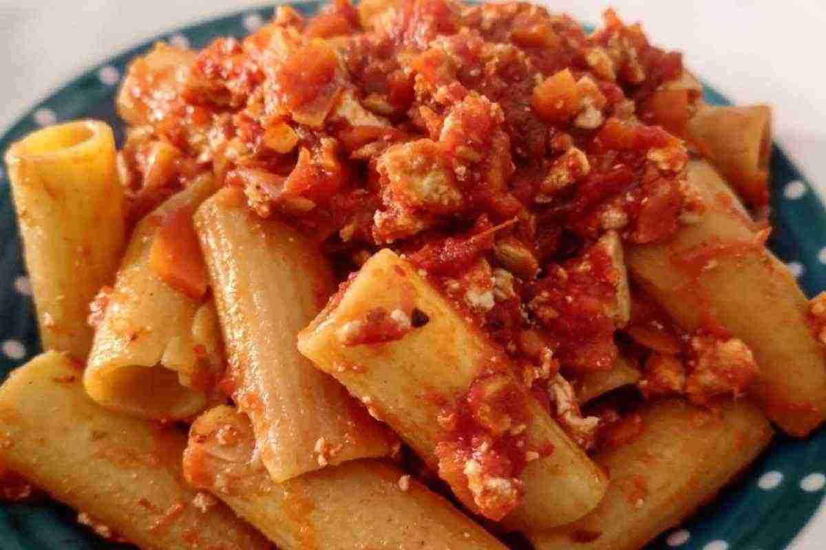 Rigatoni al ragù di tofu