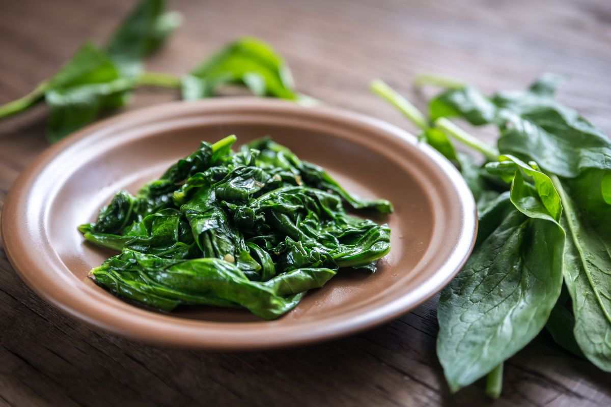 Spinaci cotti pronti da mangiare