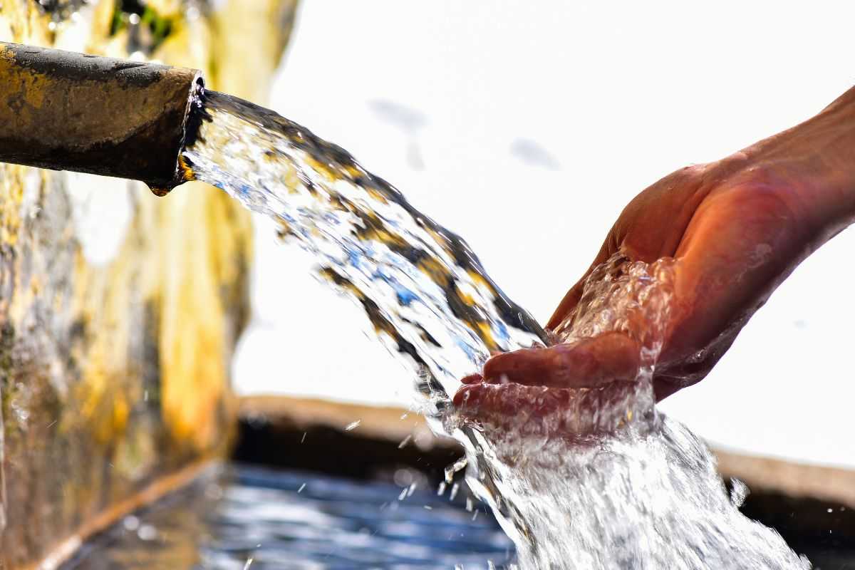 Acqua potabile dalla fontanella