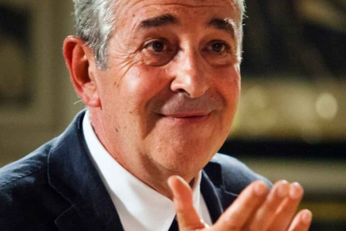 renato poggi fa una smorfia