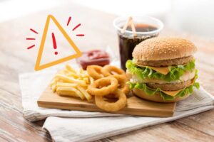 Panino e fritti con bibita gassata