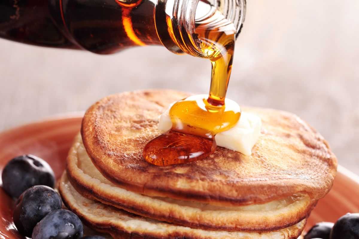 Sciroppo d'acero su Pancake