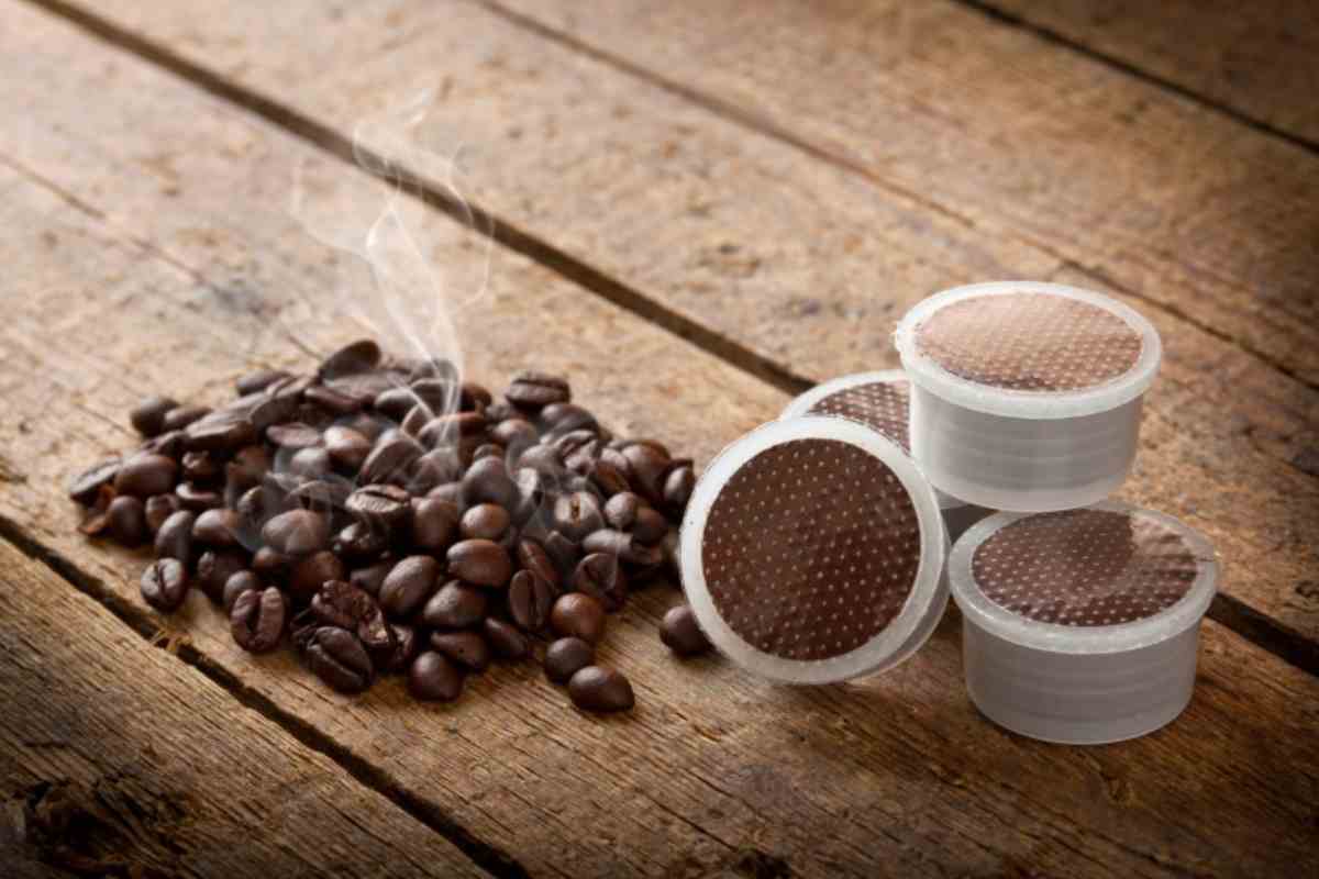 Cialde e chicchi di caffè