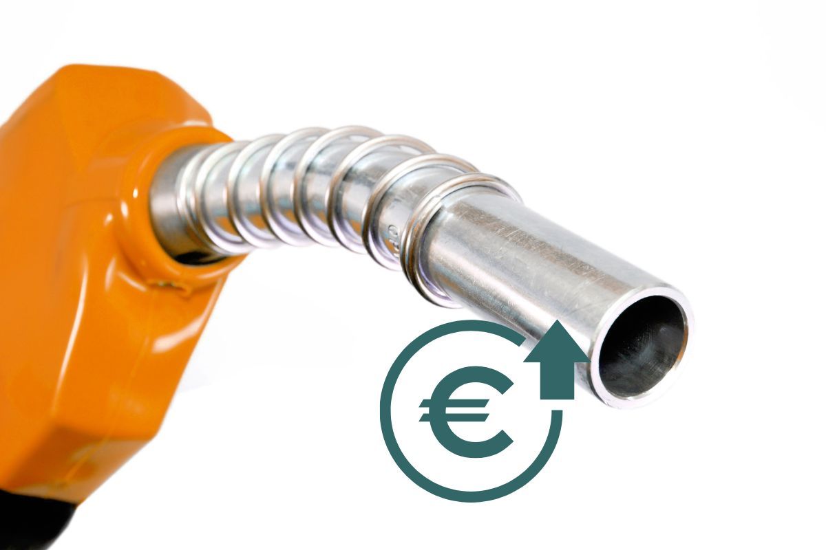 Pompa di benzina eroga carburante
