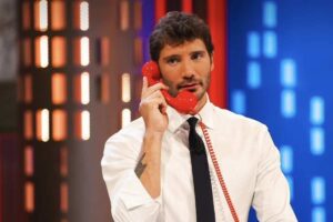 Stefano De Martino Dottore reazione