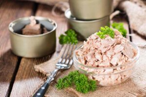 Tonno in scatola pronto da consumare