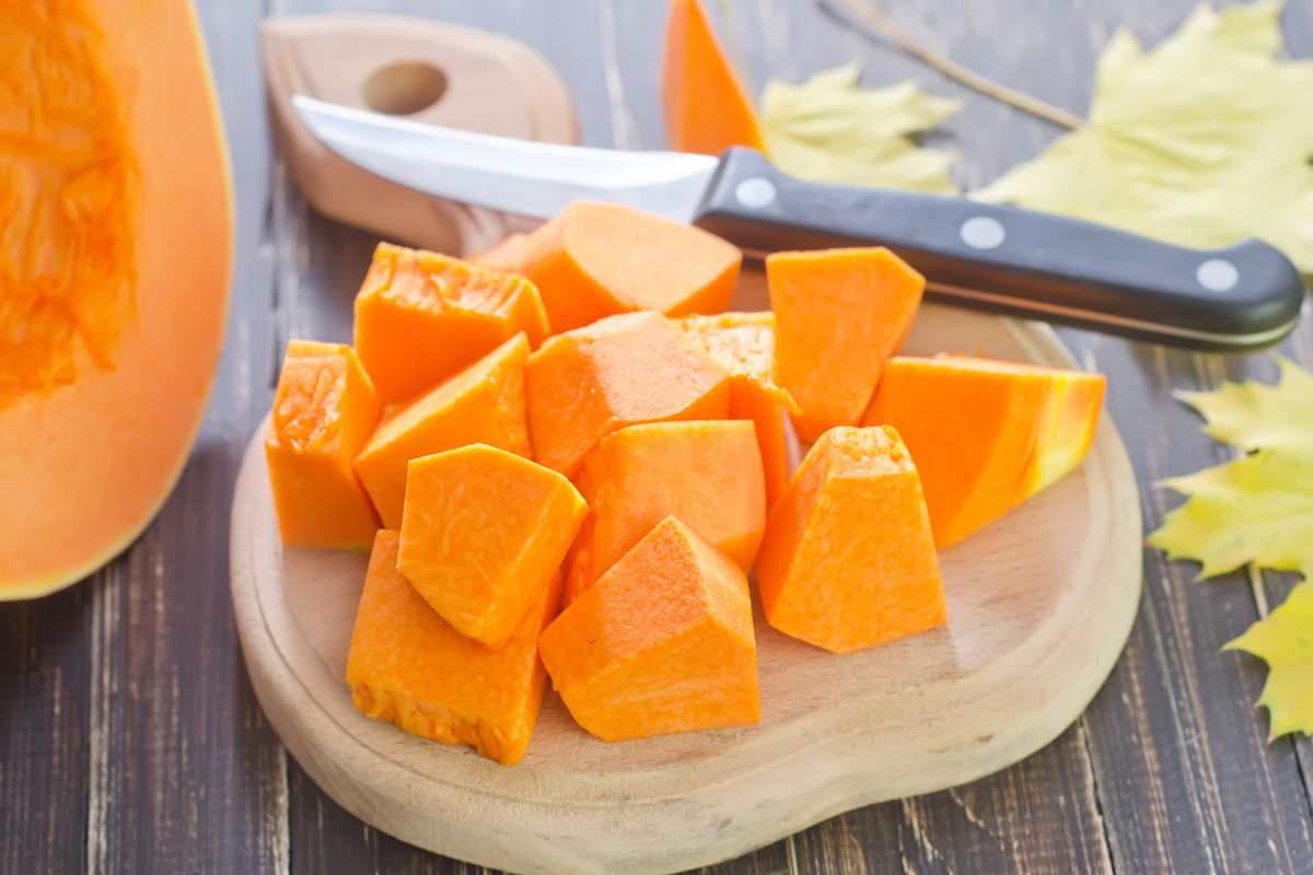 pezzetti di zucca sul tavolo