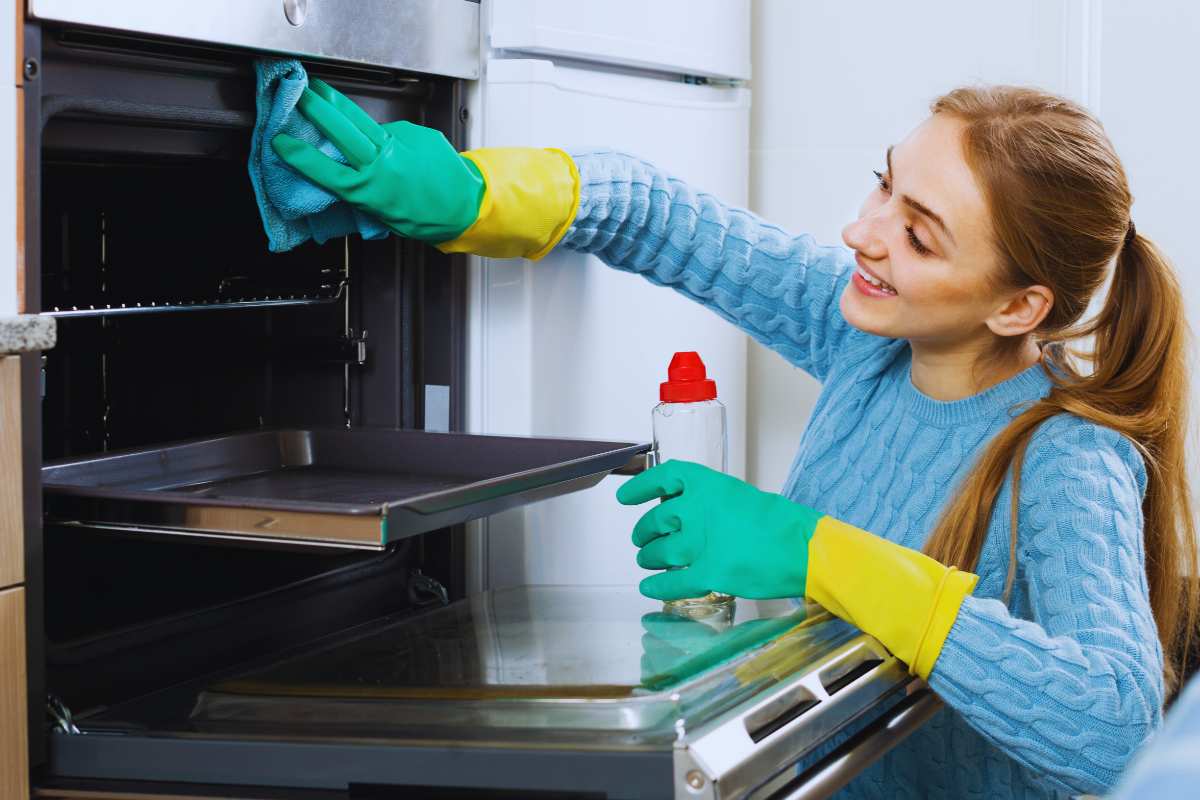 Addio aloni incrostazioni forno